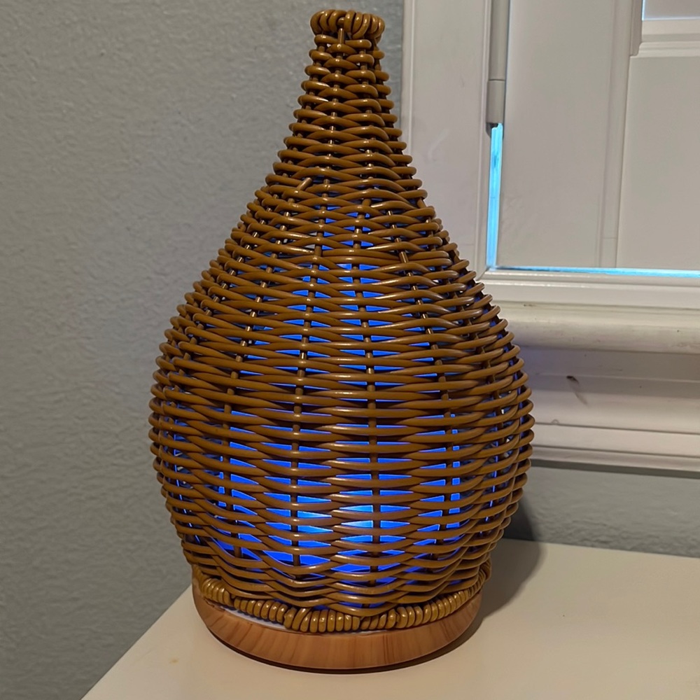 Aroma therapy oil diffuser